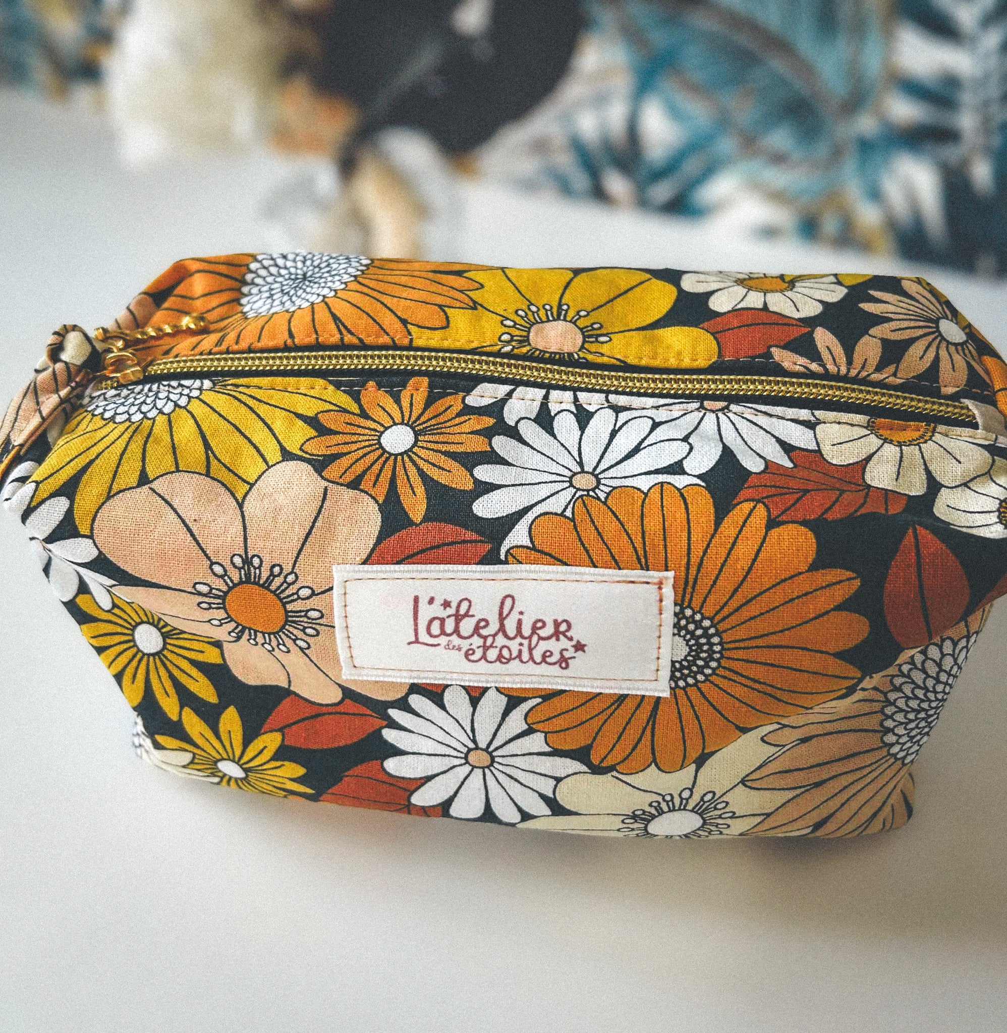 Trousse fleurie aux couleurs automnales