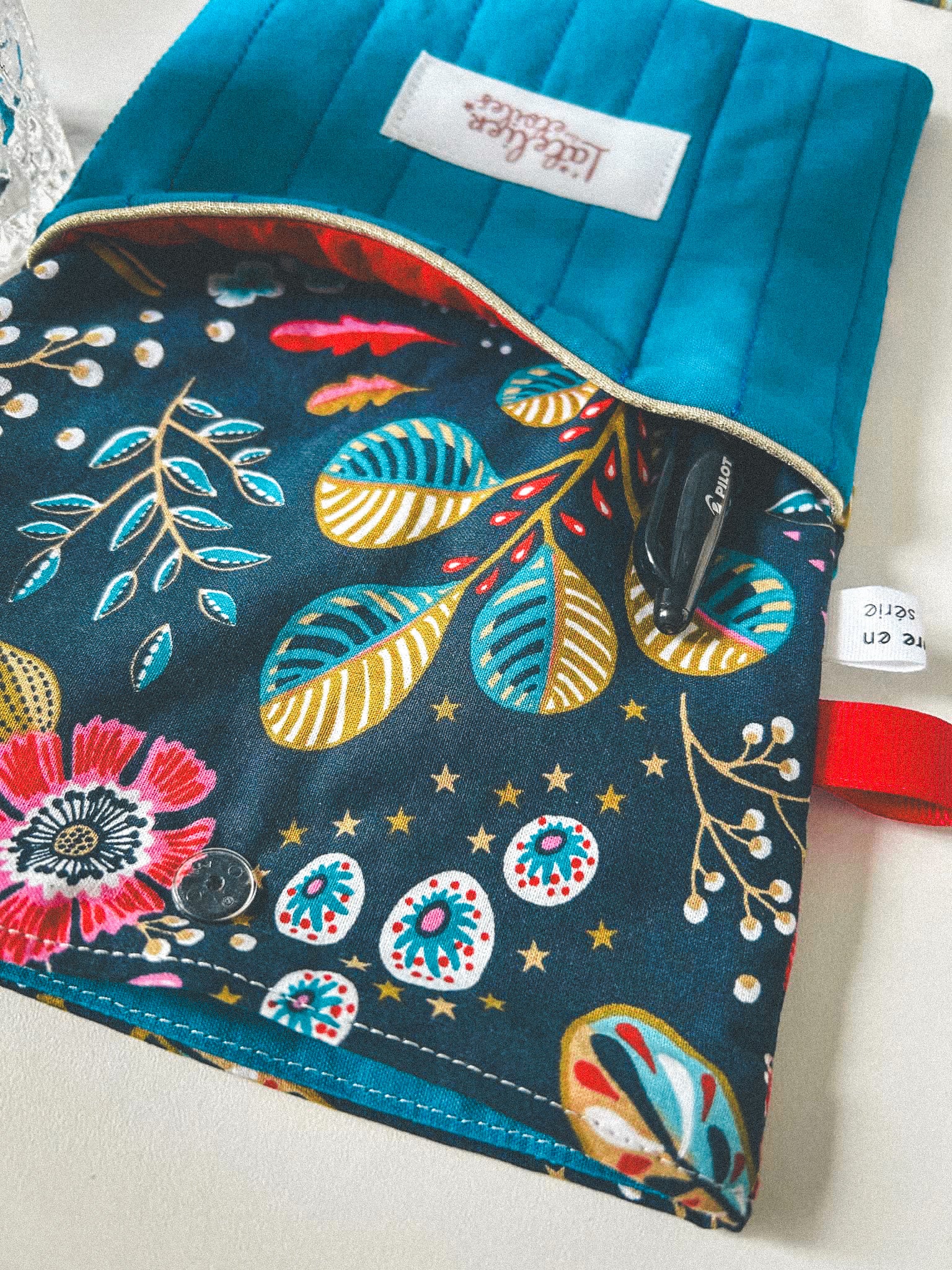 Pochette à livre A5 – bleu matelassé