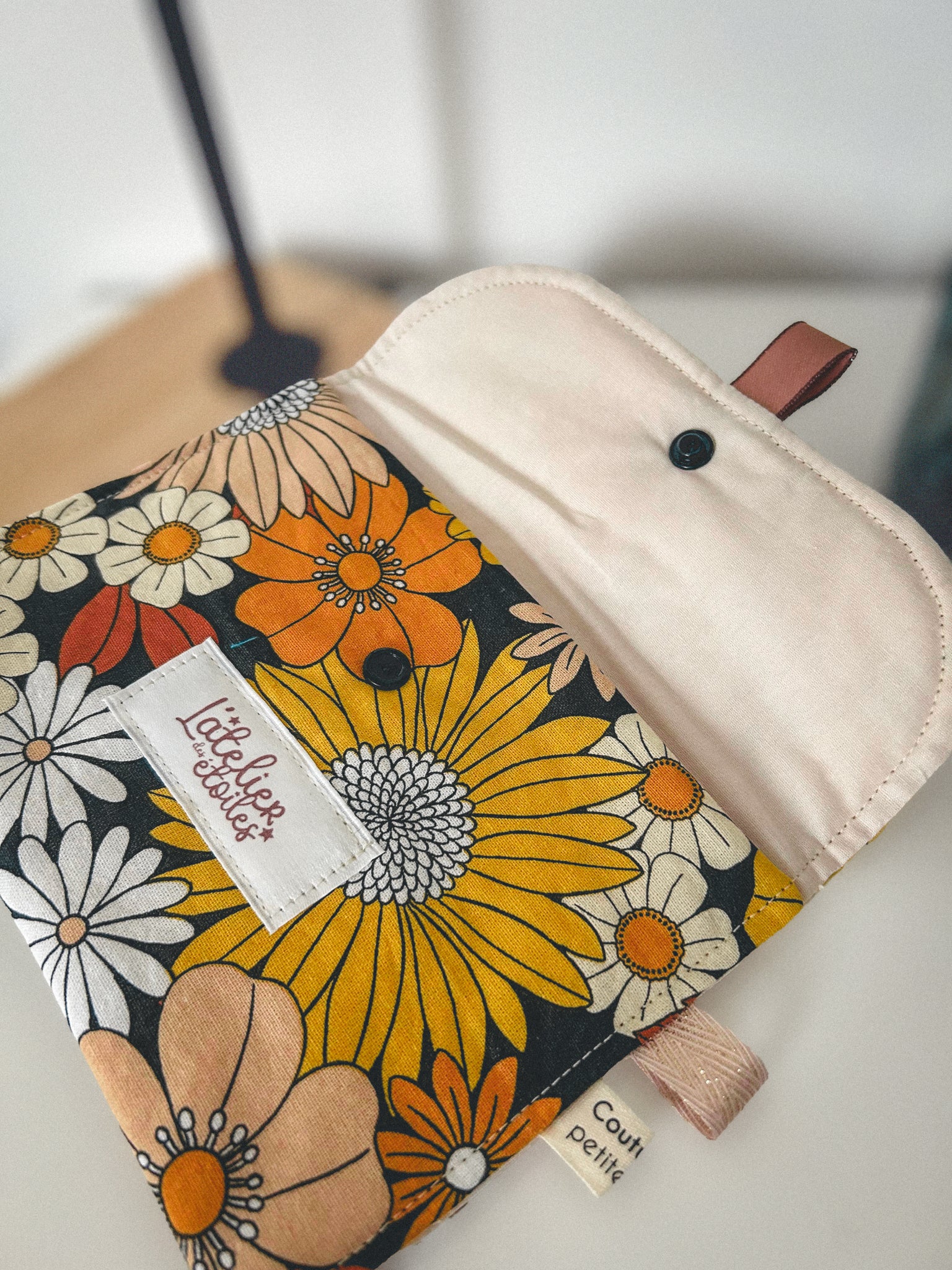 Pochette à maquillage motif printanier