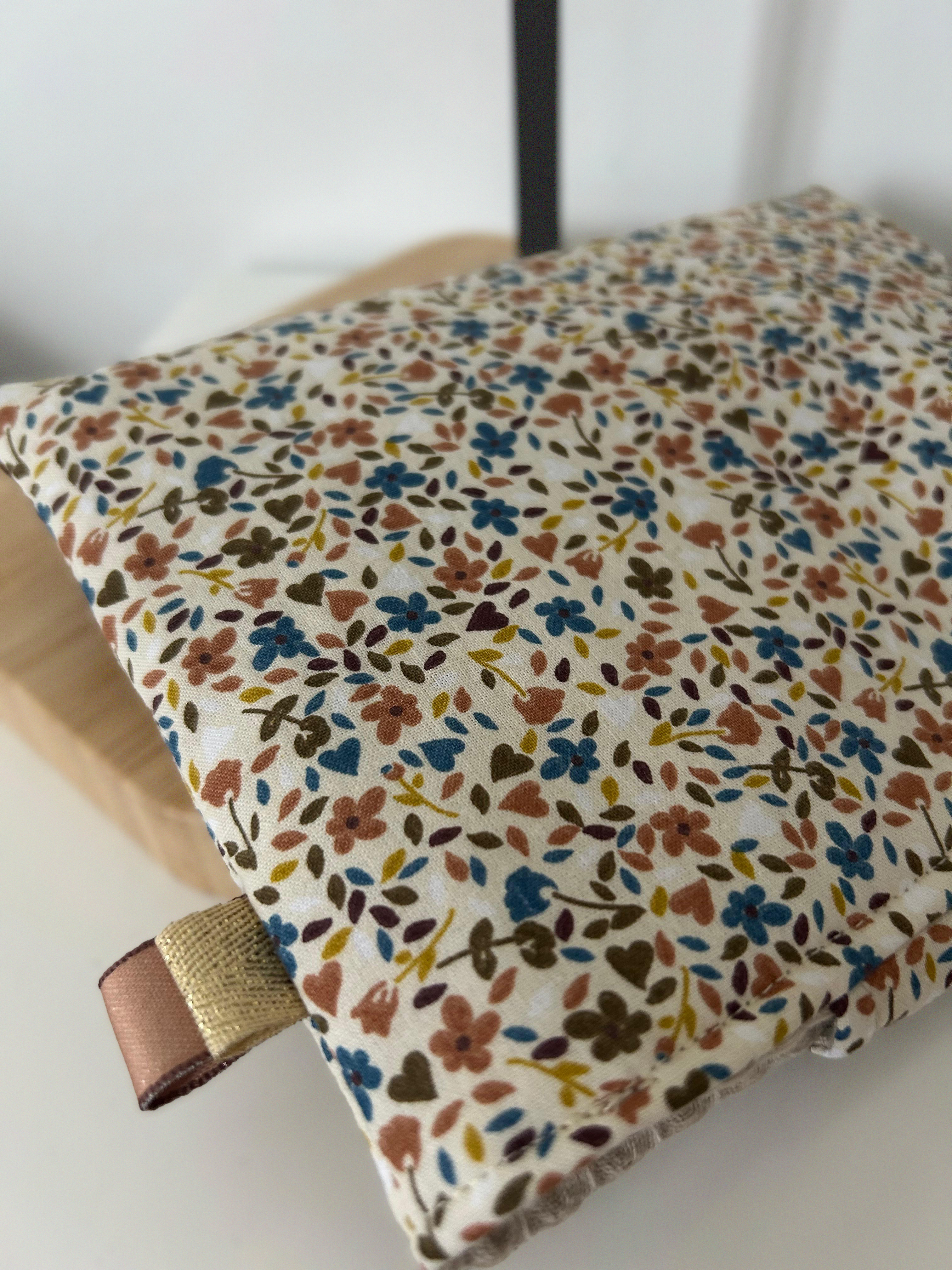 Pochette à liseuse fleurie d'automne