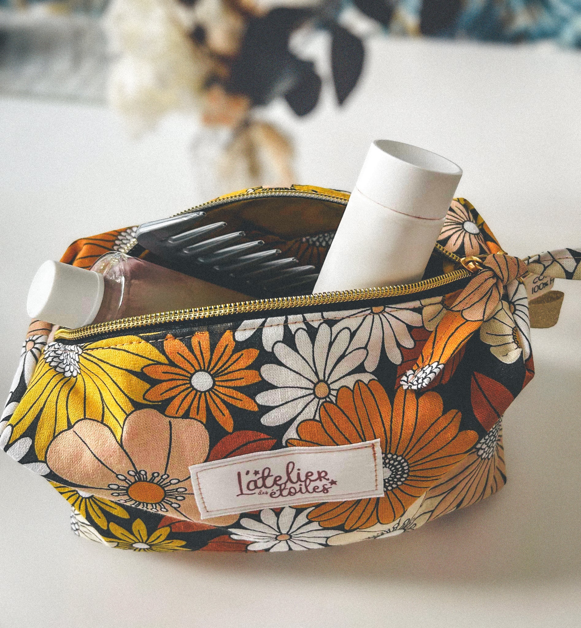 Trousse fleurie aux couleurs automnales