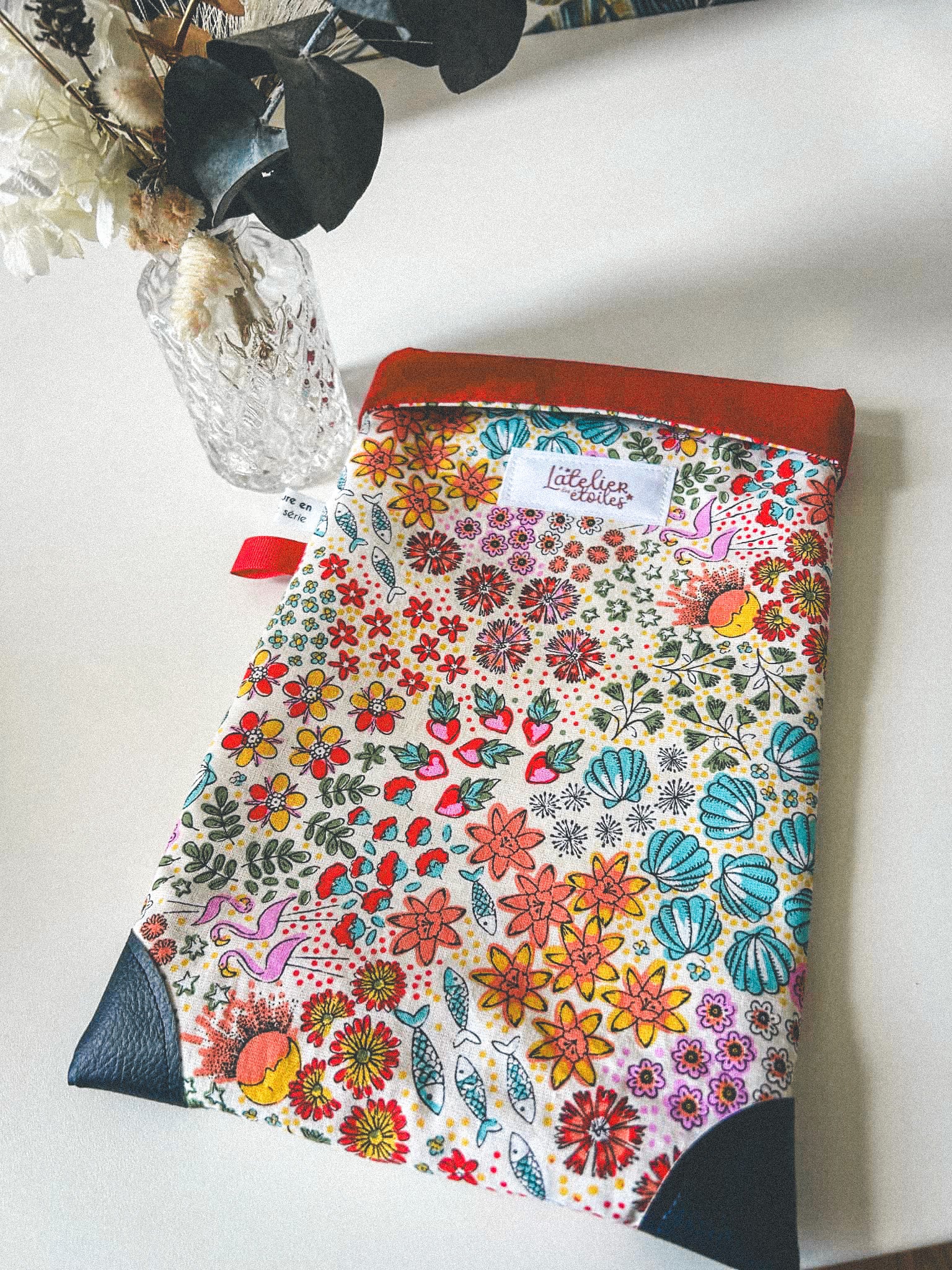 Pochette à livre A5 – Motif été & coins en simili cuir