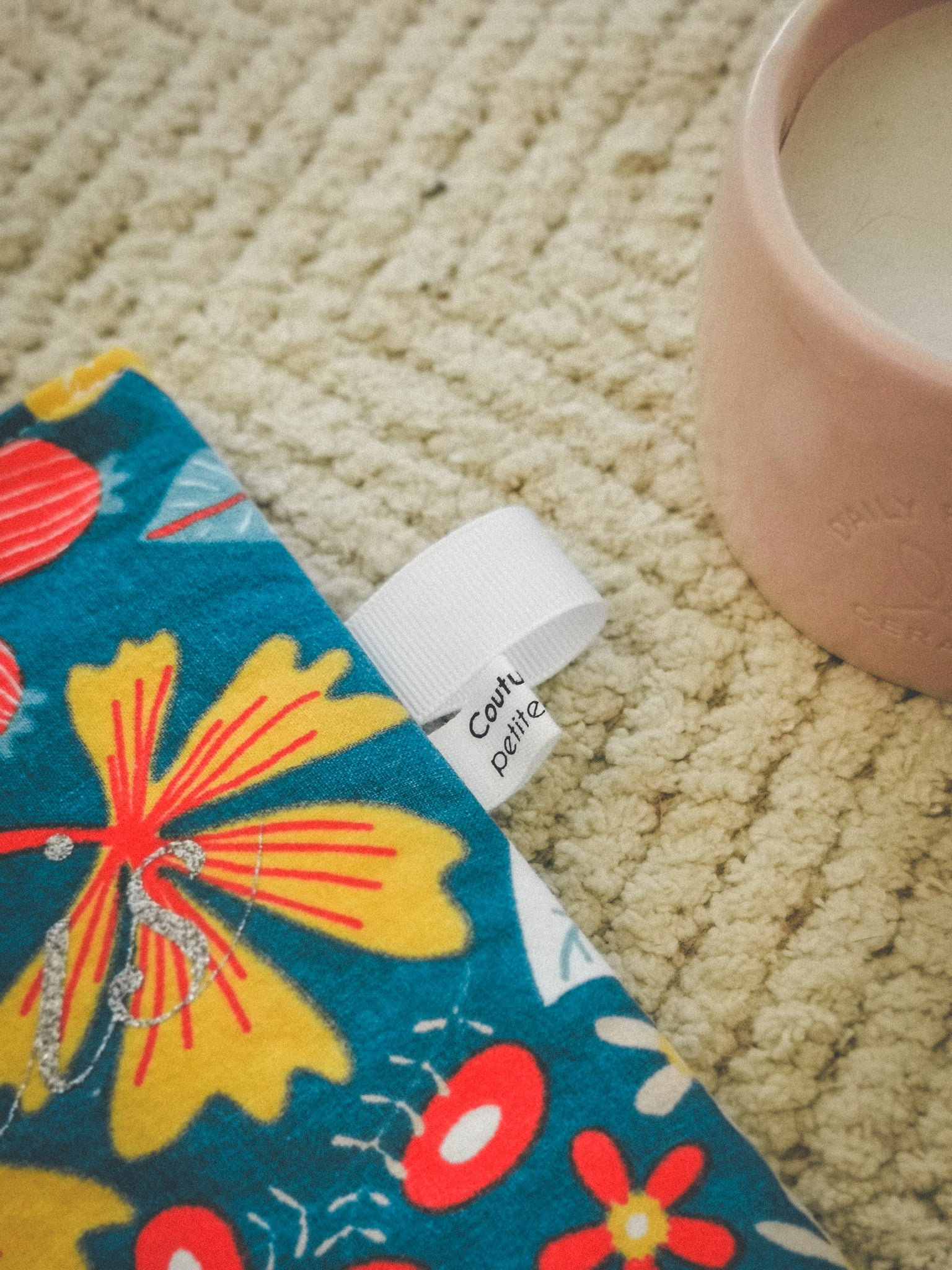 Pochette à livre A5 – fleurs & simili cuir blanc