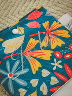 Pochette à livre A5 – fleurs & simili cuir blanc