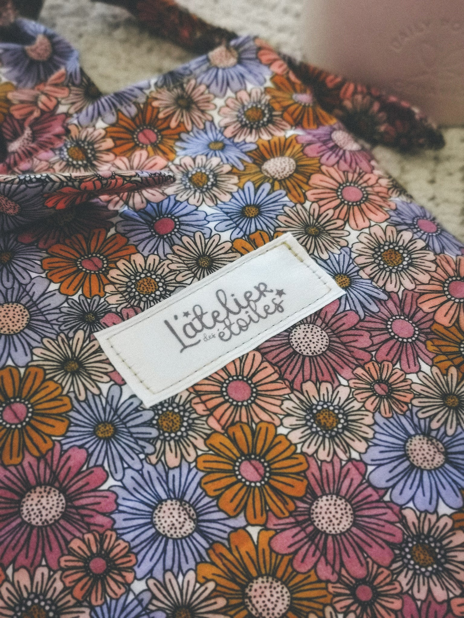 Pochette à livre A5 matelassée – Fleurie rose & bleu