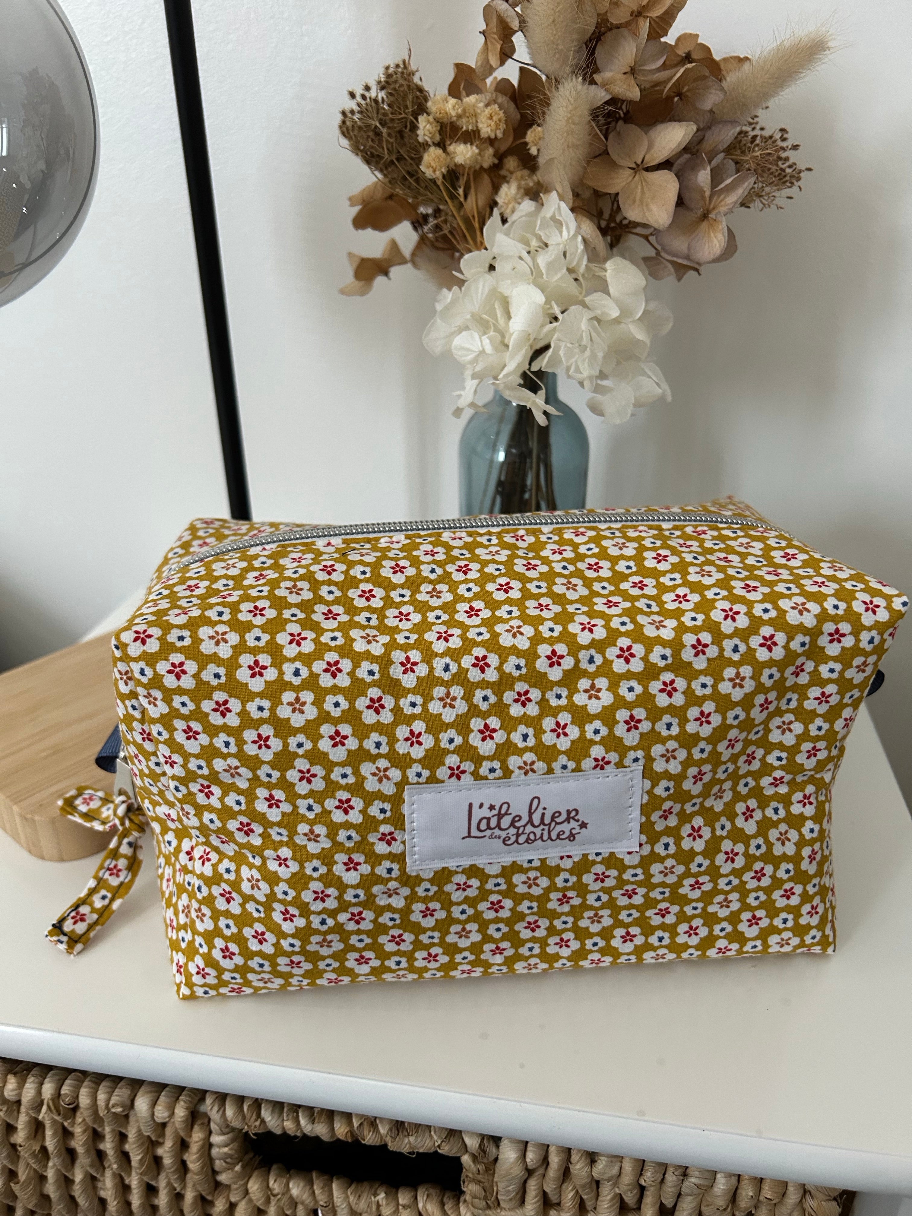 Trousse de toilette petites fleurs L'atelier des étoiles