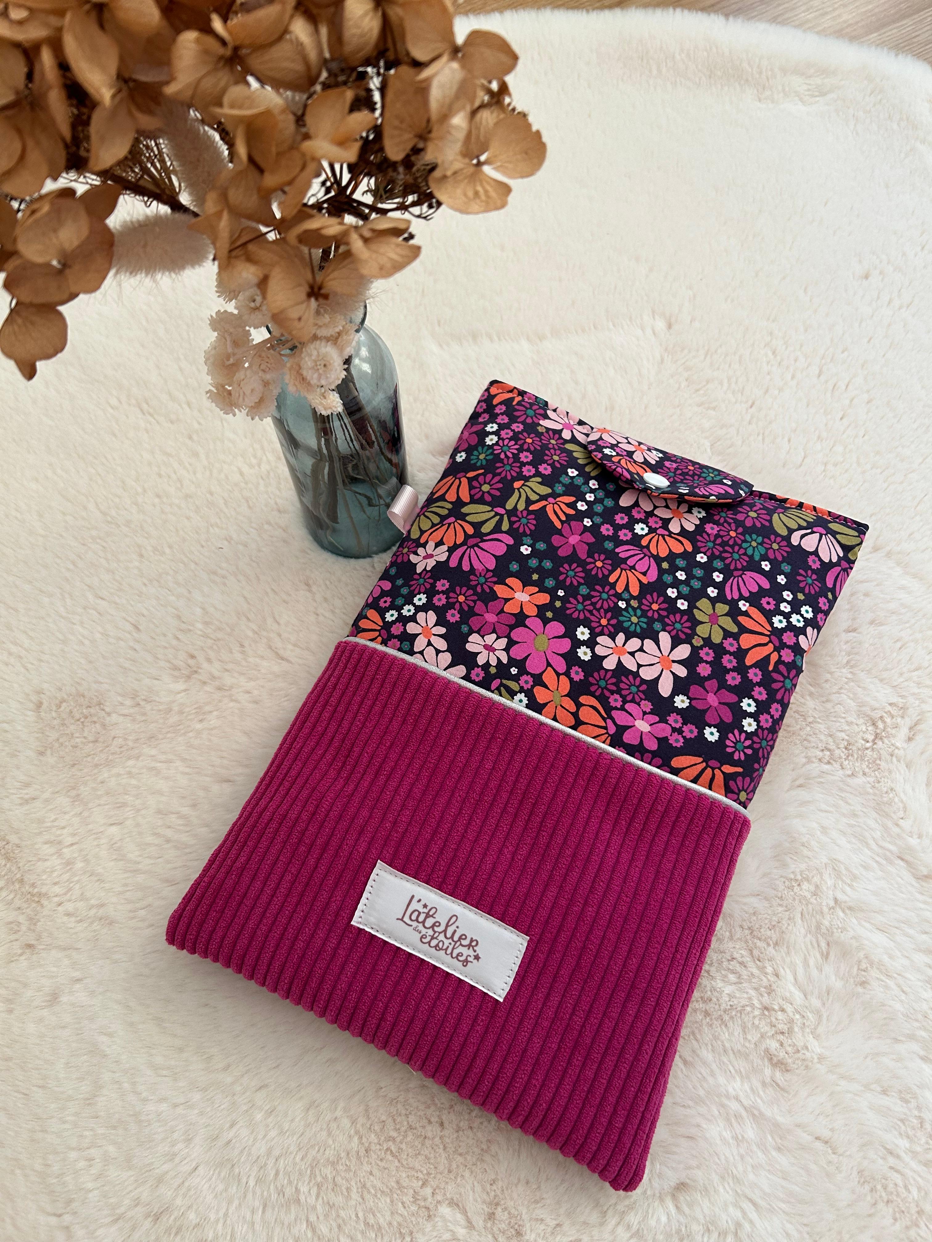 pochette à livre fleurie fushia L'atelier des étoiles
