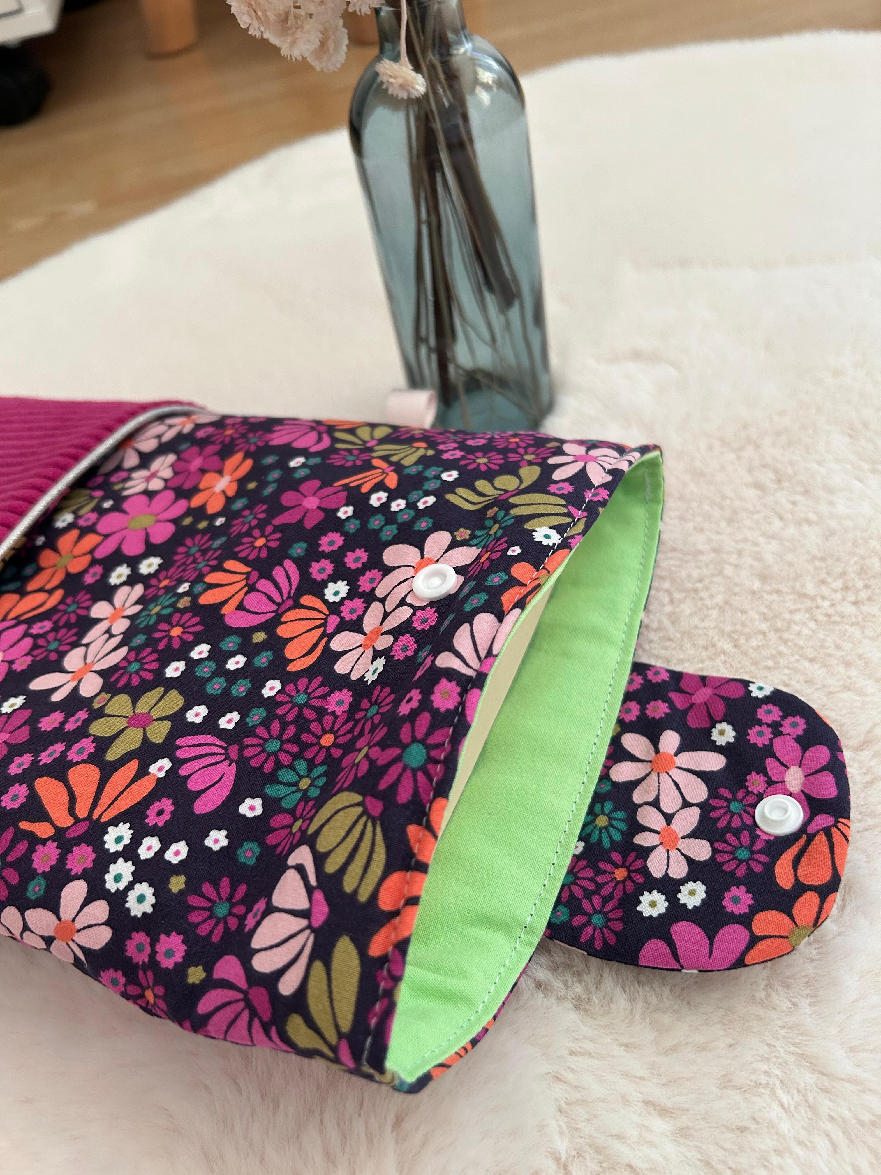 pochette à livre fleurie fushia L'atelier des étoiles