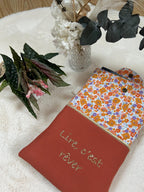 pochette à livre fleurie "Lire, c'est rêver" L'atelier des étoiles
