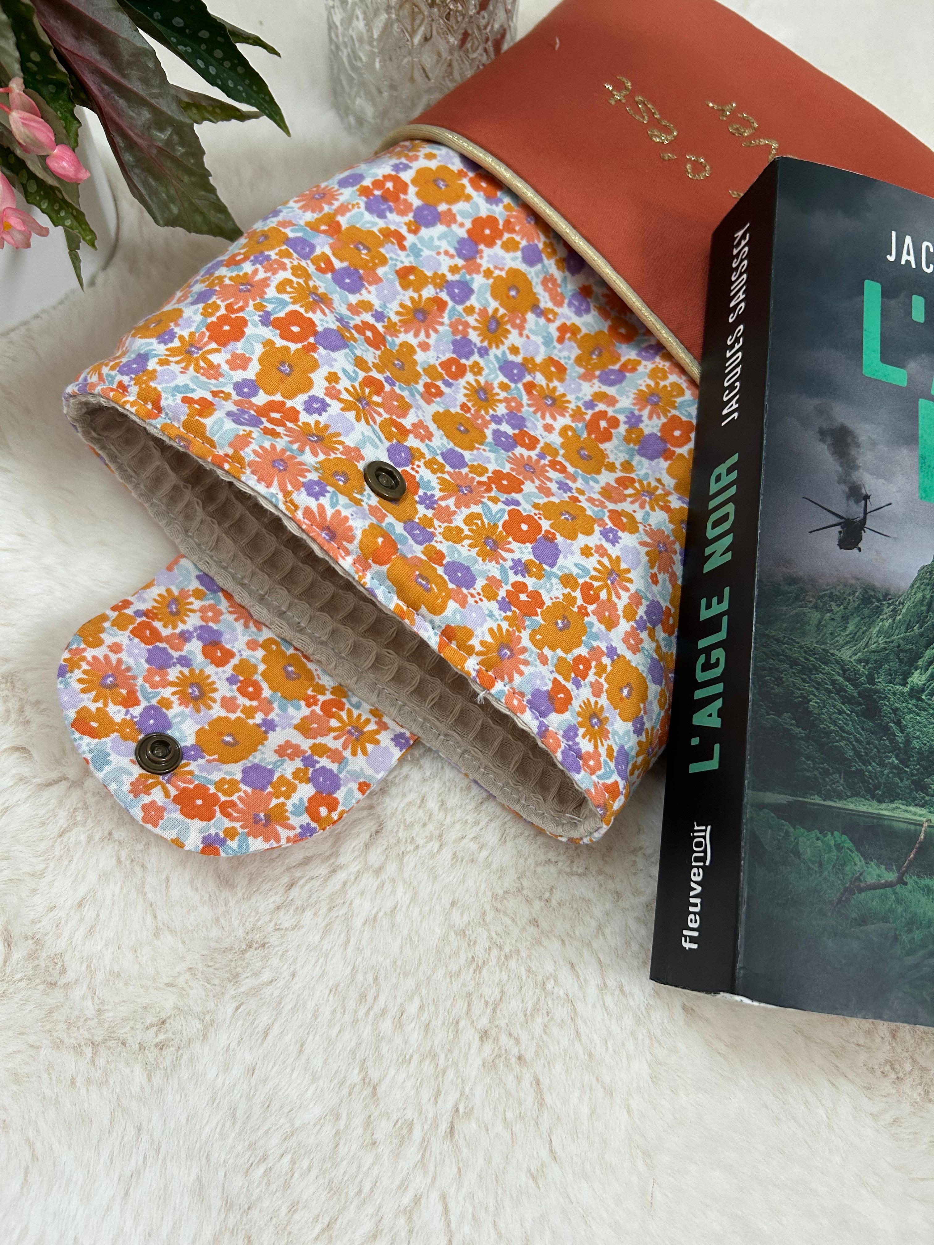 pochette à livre fleurie "Lire, c'est rêver" L'atelier des étoiles
