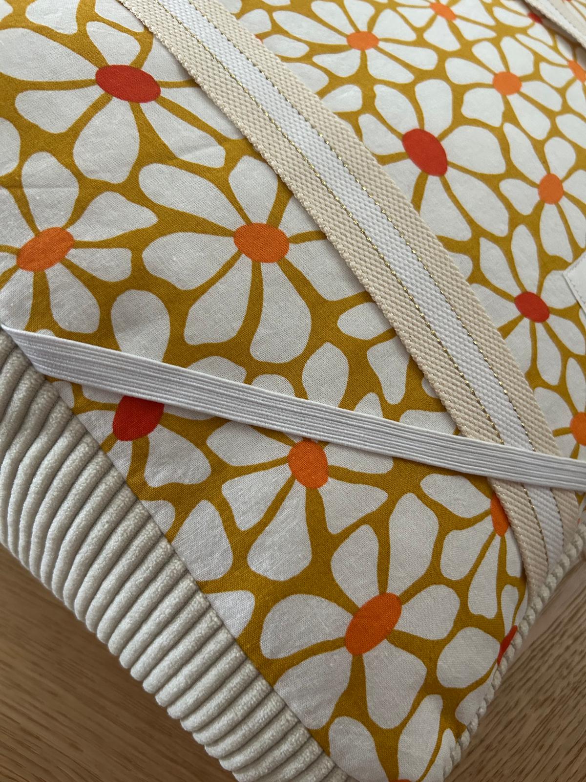 Coussin de lecture beige velours L'atelier des étoiles